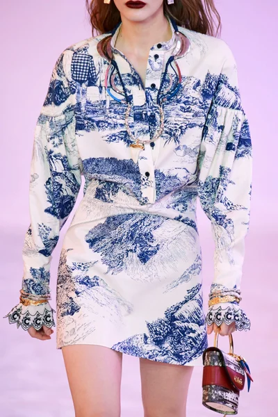 Look 18